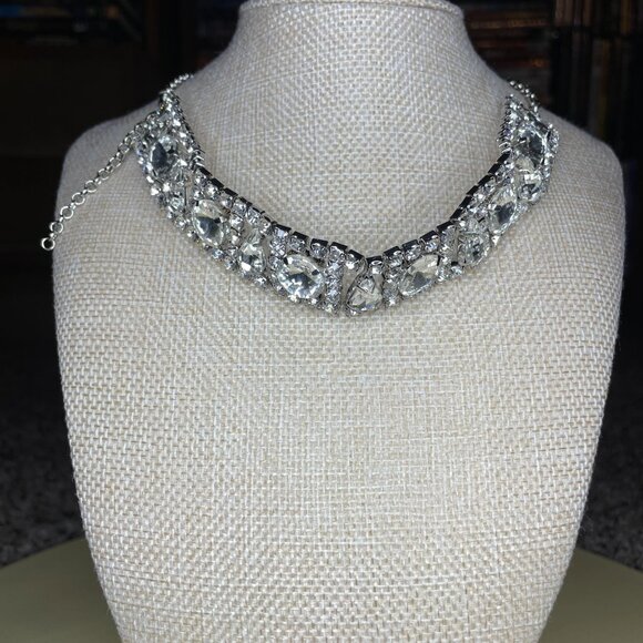 Vintage-Style Rhinestone Choker Necklace - Picture 5 of 6